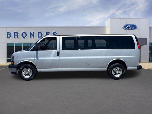 Silver Ice Metallic 2018 Chevrolet Express 3500 LT