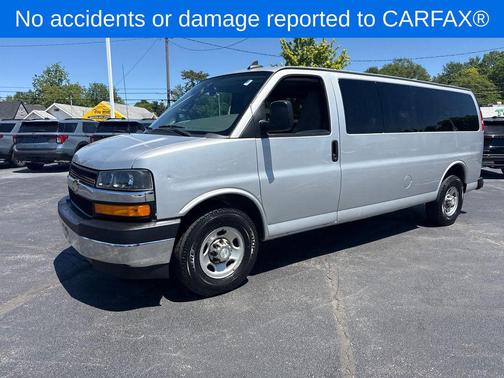 Silver Ice Metallic 2018 Chevrolet Express 3500 LT