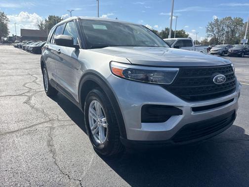 2022 Ford Explorer Base