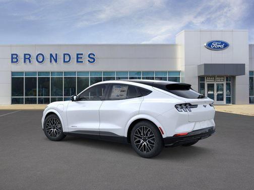 Star White Metallic Tri-Coat 2026 Ford Mustang Mach-E Premium