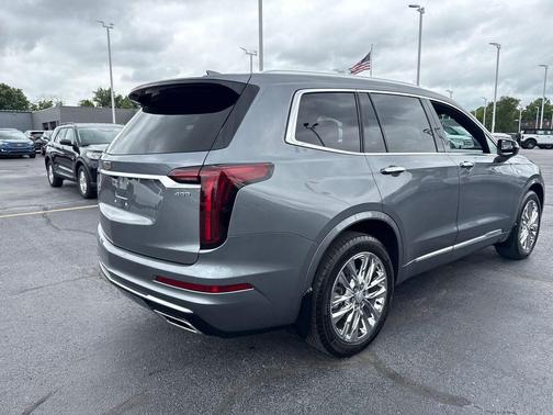 2022 Cadillac XT6 Premium Luxury FWD