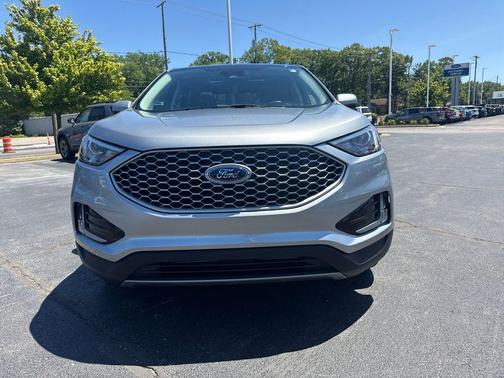 Iconic Silver Metallic 2024 Ford Edge SEL