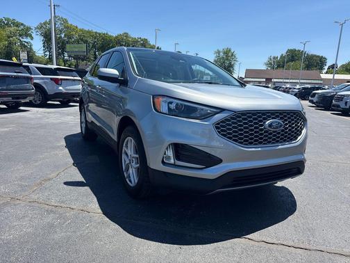 Iconic Silver Metallic 2024 Ford Edge SEL
