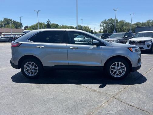 Iconic Silver Metallic 2024 Ford Edge SEL