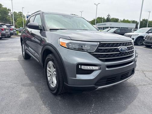 Carbonized Gray Metallic 2024 Ford Explorer XLT