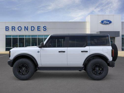 Oxford White 2026 Ford Bronco Outer Banks