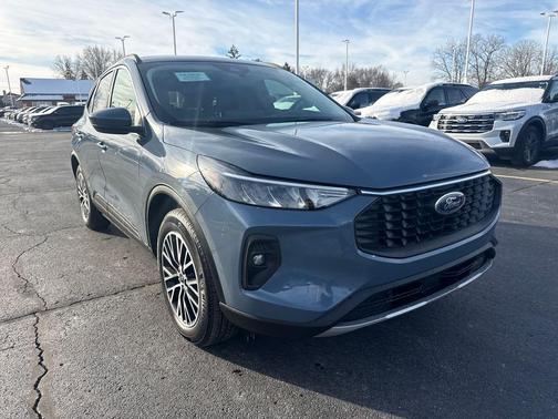 2025 Ford Escape PHEV SE