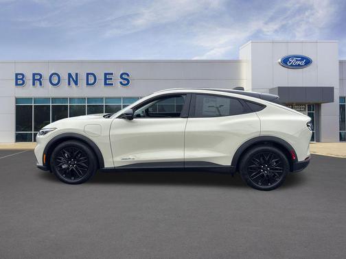 Desert Sand 2025 Ford Mustang Mach-E Select