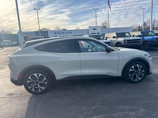 2025 Ford Mustang Mach-E Select