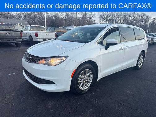 2023 Chrysler Voyager LX