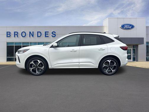 Star White Metallic Tri-Coat 2024 Ford Escape ST-Line Select