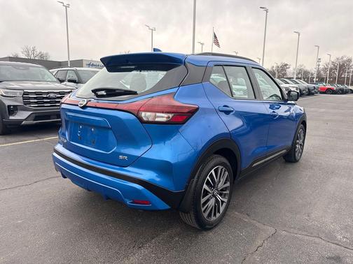 2021 Nissan Kicks SR