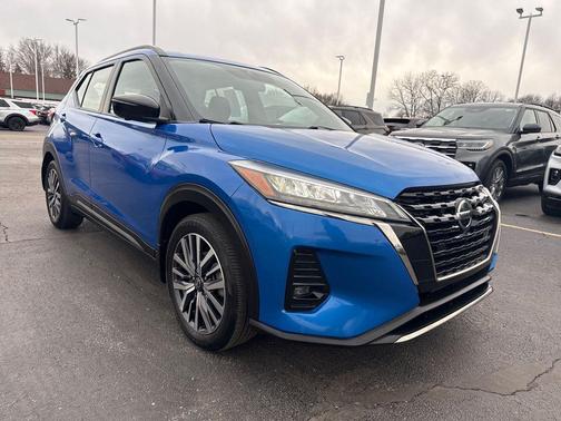 2021 Nissan Kicks SR