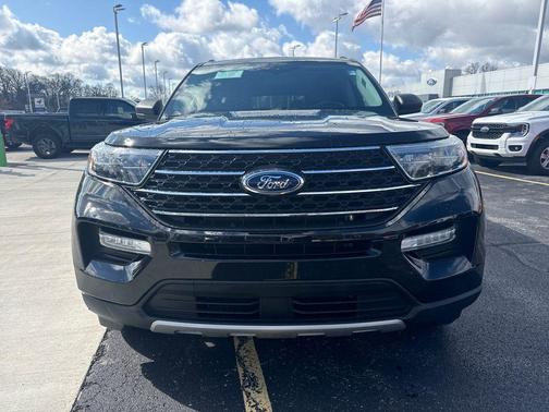 Agate Black Metallic 2023 Ford Explorer XLT