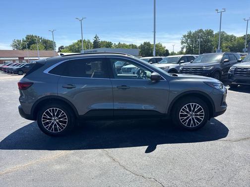Carbonized Gray Metallic 2025 Ford Escape PHEV SE