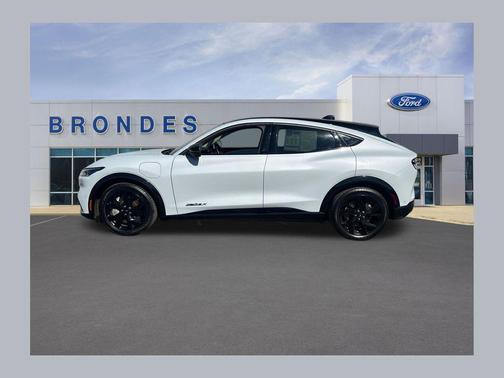 Space White Metallic 2023 Ford Mustang Mach-E Premium