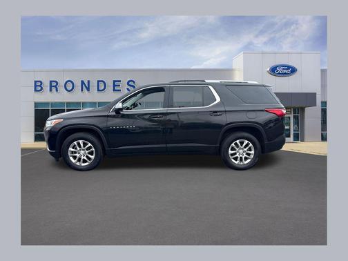 Mosaic Black Metallic 2018 Chevrolet Traverse LT Cloth