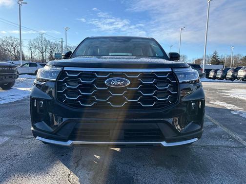 Agate Black Metallic 2025 Ford Explorer Platinum