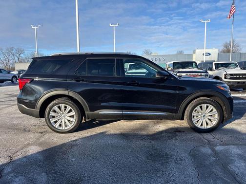 Agate Black Metallic 2025 Ford Explorer Platinum