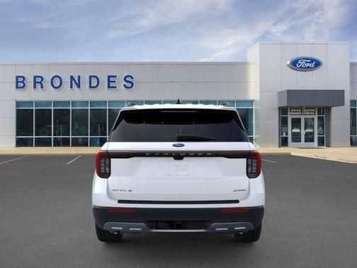 Star White Metallic Tri-Coat 2026 Ford Explorer Active