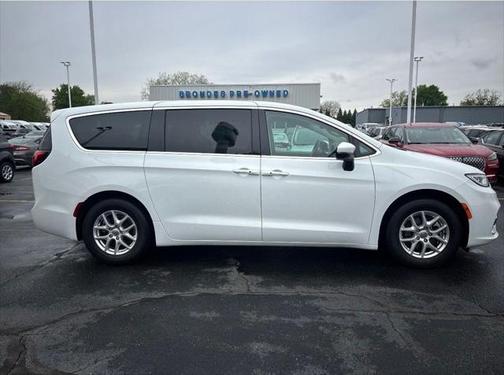 2023 Chrysler Pacifica Touring L