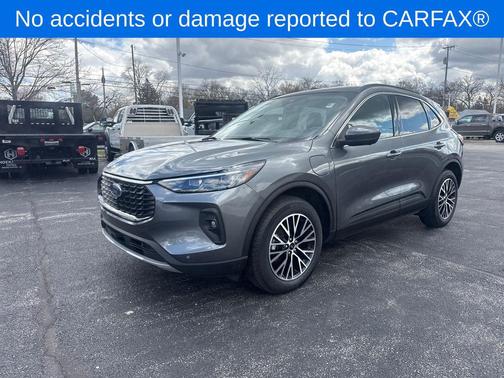 Carbonized Gray Metallic 2025 Ford Escape PHEV SE