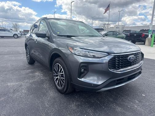 Carbonized Gray Metallic 2025 Ford Escape PHEV SE