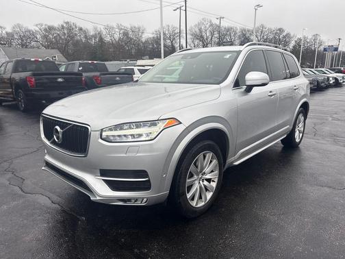 2018 Volvo XC90 T5 Momentum