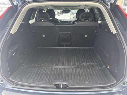 2018 Volvo XC60 T6 Momentum