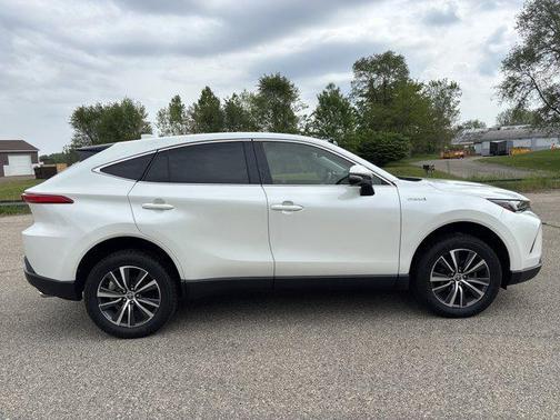 Blizzard Pearl 2021 Toyota Venza LE