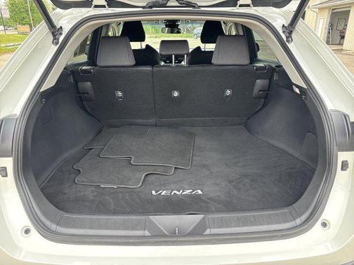 Blizzard Pearl 2021 Toyota Venza LE