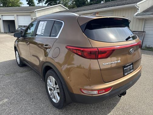 Burnished Copper 2017 Kia Sportage LX