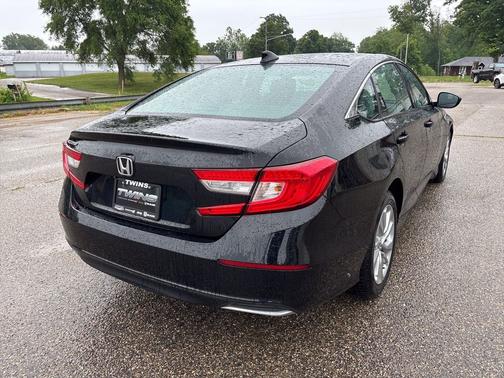 Crystal Black Pearl 2019 Honda Accord LX