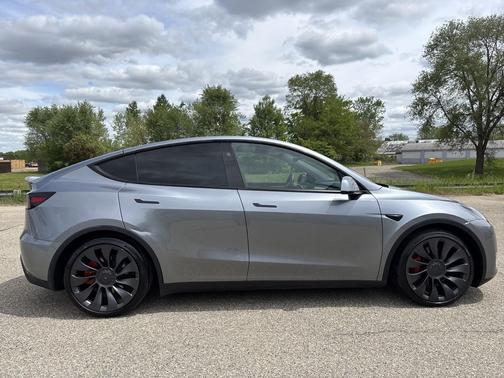 Stealth Grey 2025 Tesla Model Y Performance Dual Motor All-Wheel Drive