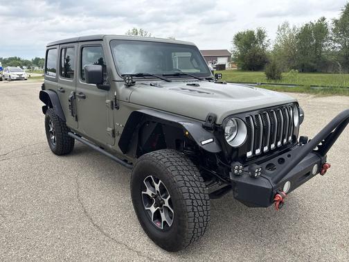 Black Clearcoat 2018 Jeep Wrangler Unlimited Sahara