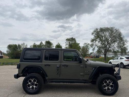 Black Clearcoat 2018 Jeep Wrangler Unlimited Sahara