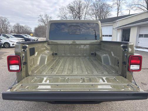 2026 Jeep Gladiator Sahara 4x4