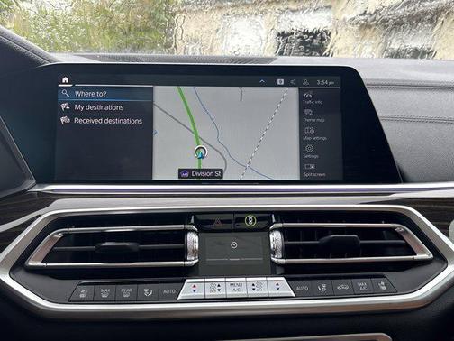 Mineral White Metallic 2023 BMW X5 PHEV xDrive45e