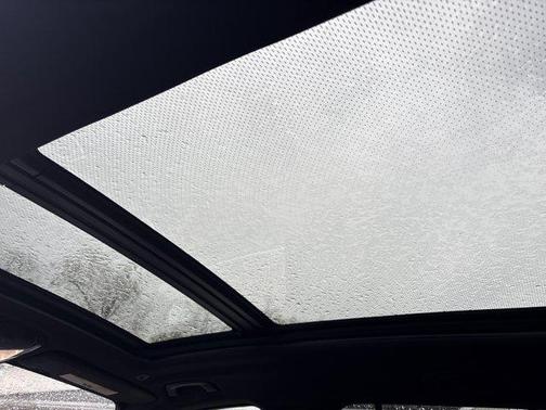 Mineral White Metallic 2023 BMW X5 PHEV xDrive45e