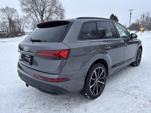 2023 Audi Q7 55 Premium Plus