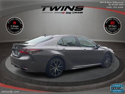 2022 Toyota Camry SE