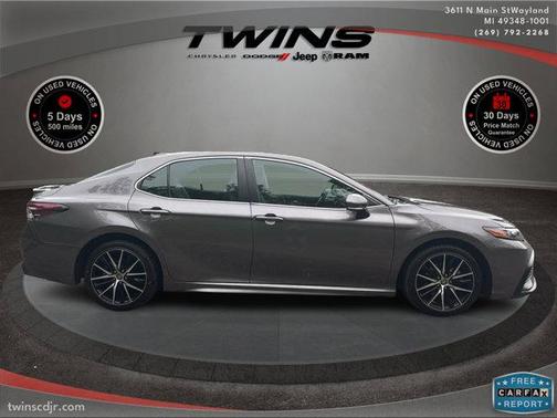 2022 Toyota Camry SE
