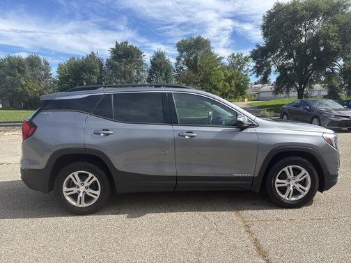 Satin Steel Metallic 2019 GMC Terrain SLE