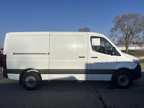 2022 Mercedes-Benz Sprinter 1500 Standard Roof I4