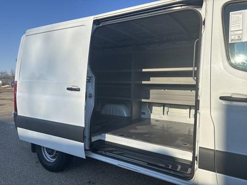 2022 Mercedes-Benz Sprinter 1500 Standard Roof I4