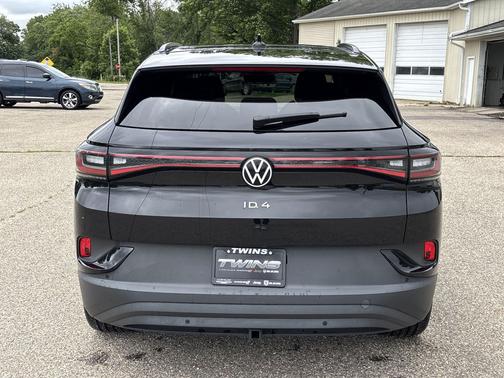 Mythos Black Metallic 2022 Volkswagen ID.4 AWD Pro S