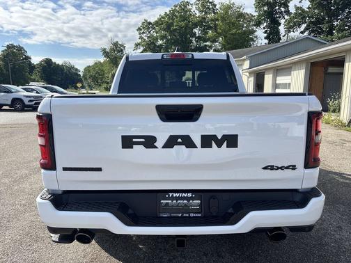 Bright White Clearcoat 2026 RAM 1500 Big Horn/Lone Star