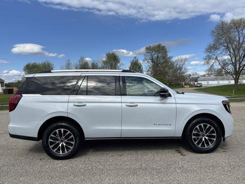Space Silver Metallic 2025 Ford Expedition Platinum