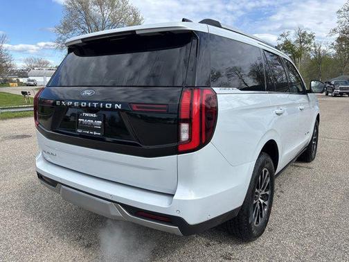 Space Silver Metallic 2025 Ford Expedition Platinum