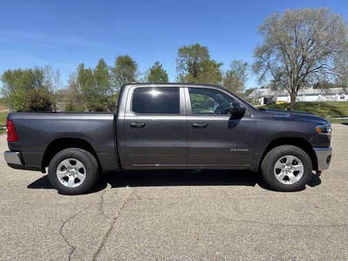 Granite Crystal Metallic Clearcoat 2026 RAM 1500 Big Horn/Lone Star